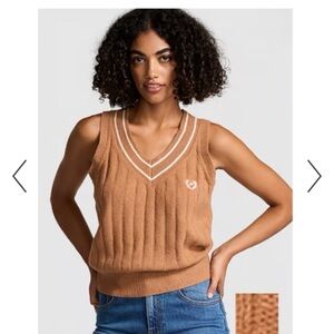 🐸 PINK Victoria's Secret Collegiate Brown Knit Vest with White Trim